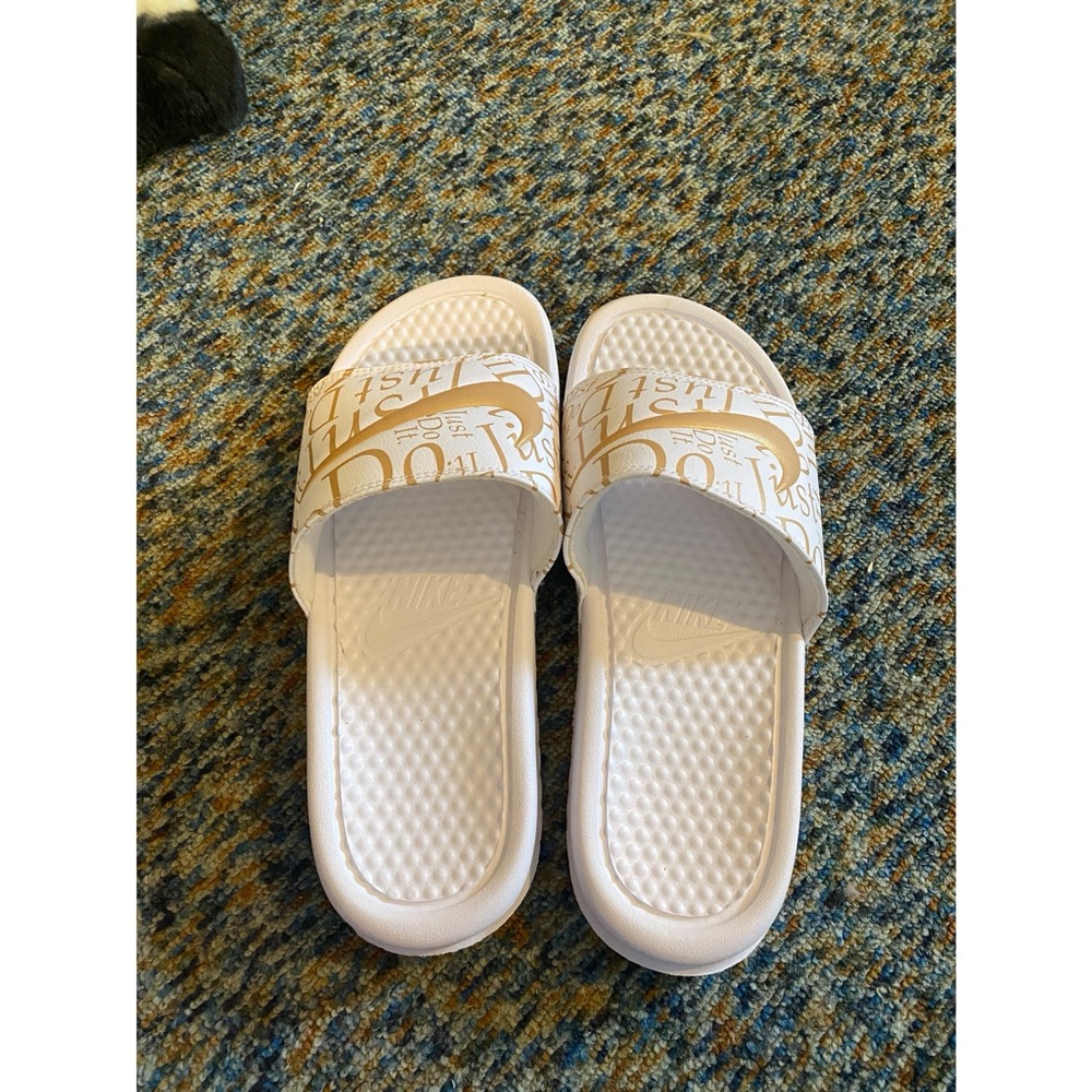 Nike womens slides